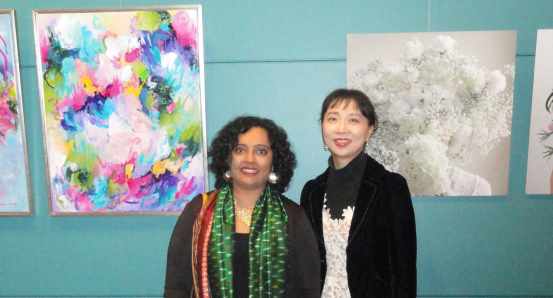 Lavanya and Ziesook at a recent Discovery Center art competition.